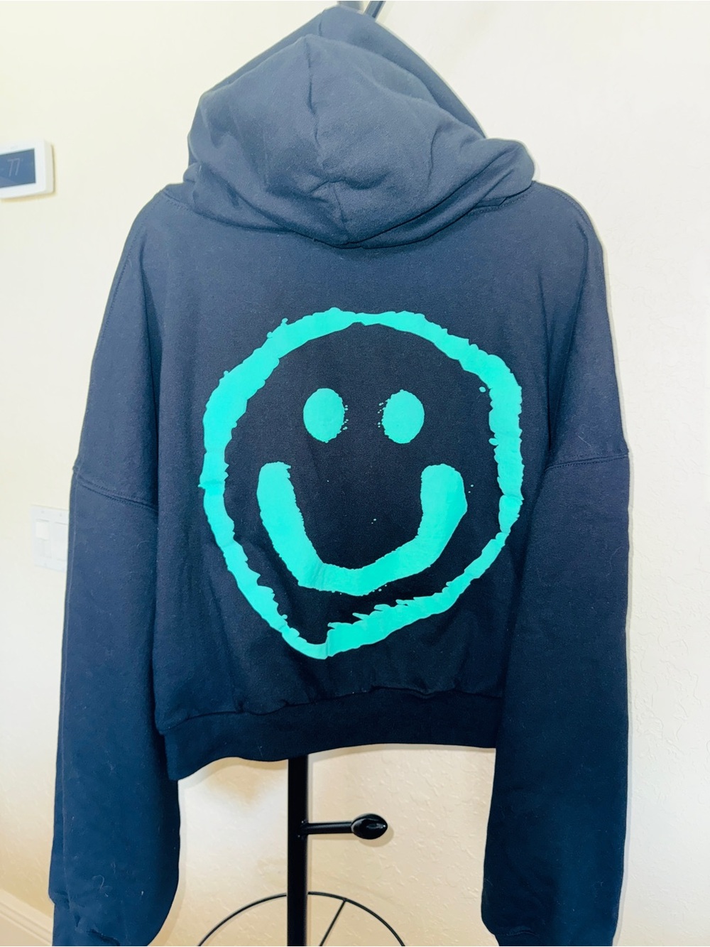 Dressed in LALA Boxy Fit Cropped Hoodie - Size Large - Picture 5 of 6